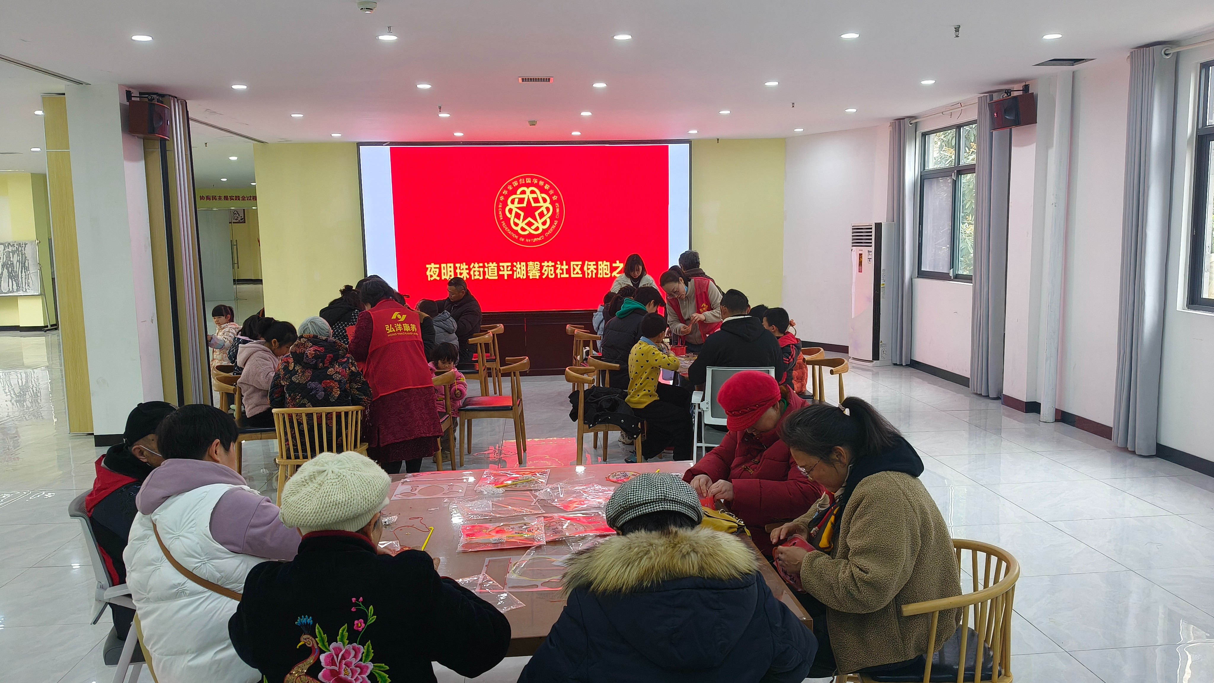巧手做花燈?喜迎元宵節(jié)——西陵區(qū)平湖馨苑社區(qū)“僑胞之家”開展元宵節(jié)主題活動(dòng)