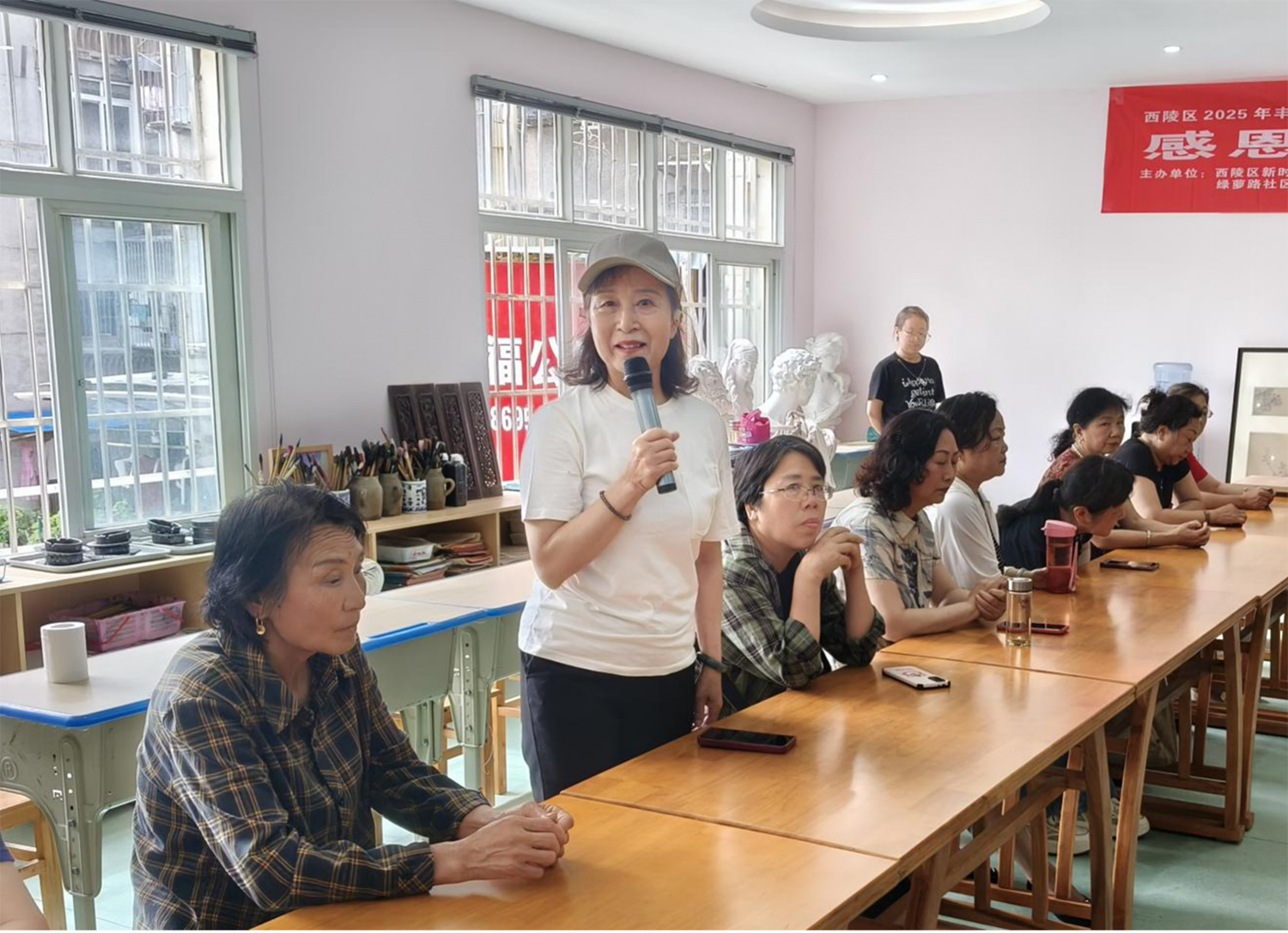 西陵區(qū)綠蘿路社區(qū)“僑胞之家”開展母親節(jié) 主題活動